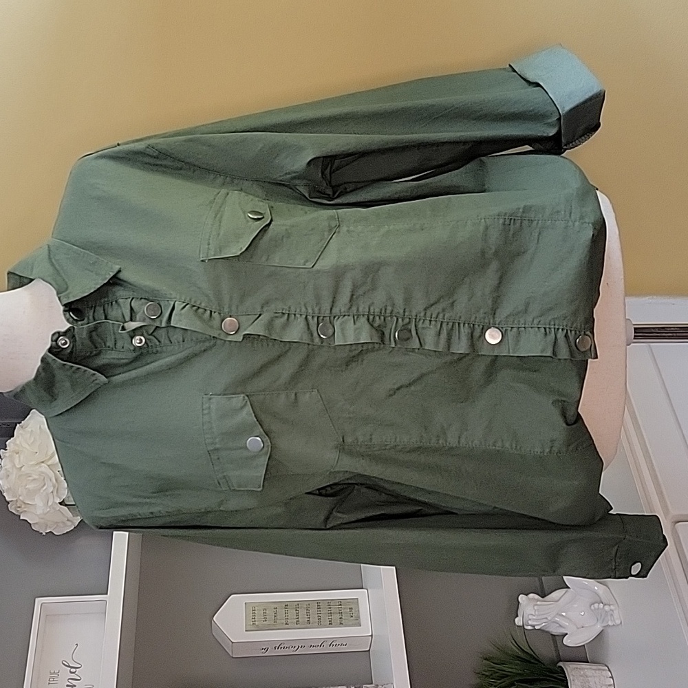 Olive Green Button-up Layering Top Ruched Trim